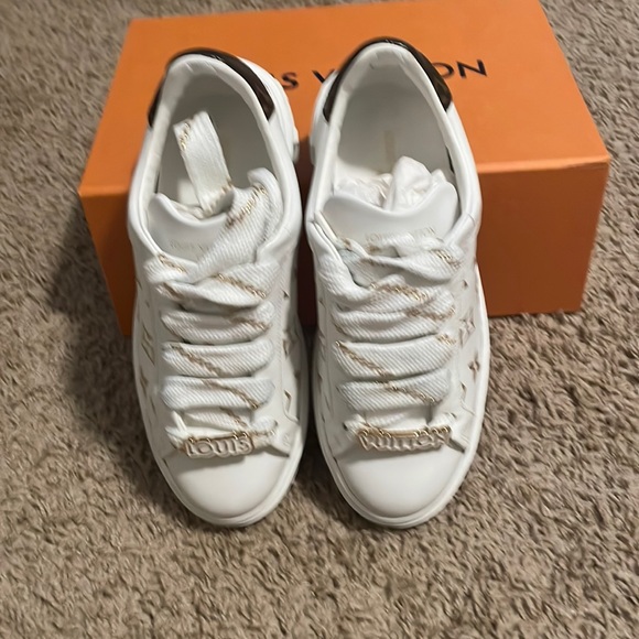 Louis vuitton sneaker - Picture 1 of 5